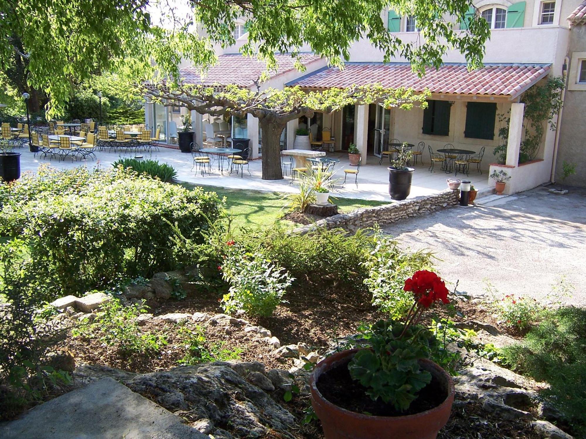 Best Western Le Val Majour Фонвией Екстериор снимка